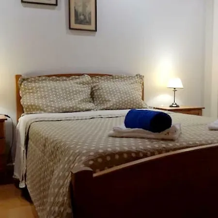 Apartment Rua Adriao Batalha Nazaré